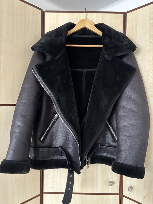 Жіноча чорна дублянка