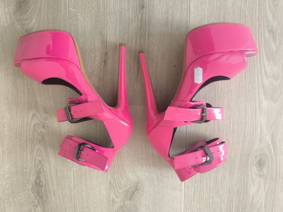 Sandały na szpilce 40/41