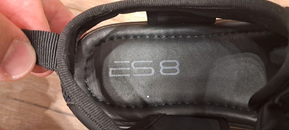 Сандалі чорні ES ESTRO
Сандалі чорні ES8 ER00115498

Сандалі чорні ES8 ER00115498

Сандалі чорні ES8 ER00115498