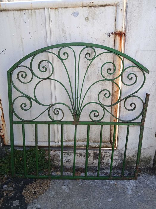 Portão em ferro antigo