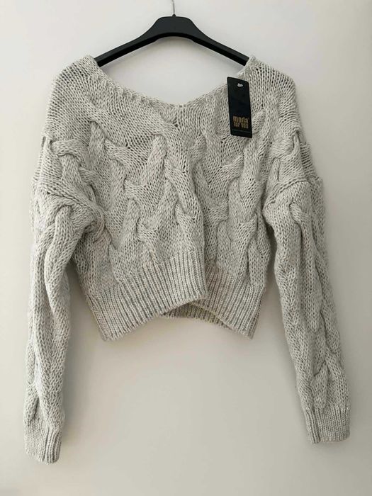 Sweter V dekolt szary oversize warkocz
