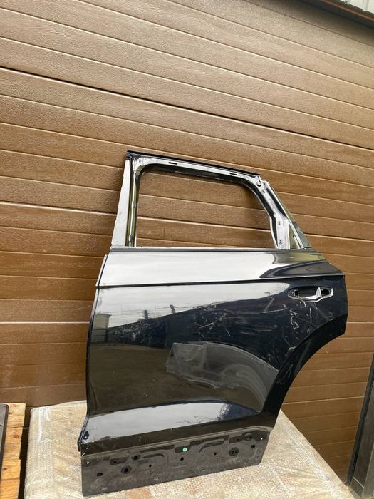 Volkswagen Touareg 3 760 двері задні ліві