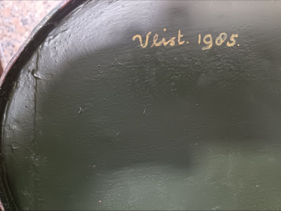 Pote antigo pintado a mão