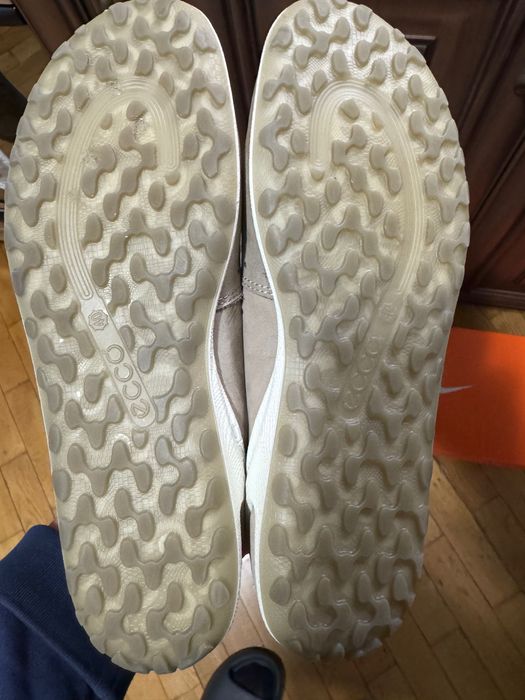 Продам оригінальні,шкіряні кросівки ECCO BIOM,unisex/розмір 40