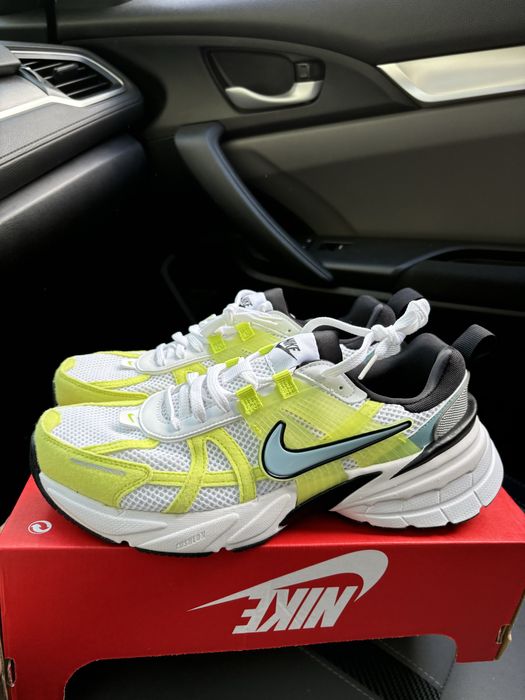 Женские Nike V2K Run  Новые  Оригинал
