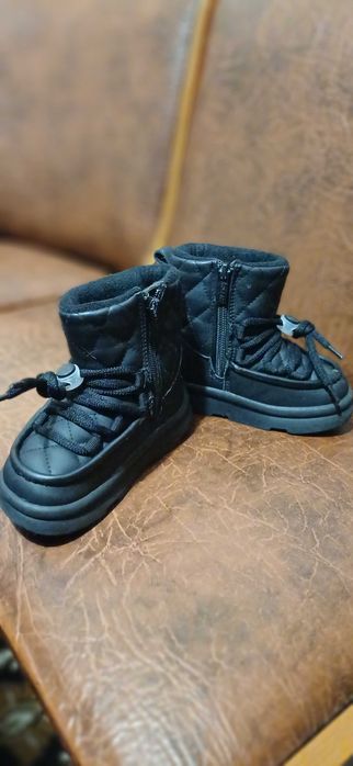 Взуття зимове сапожки