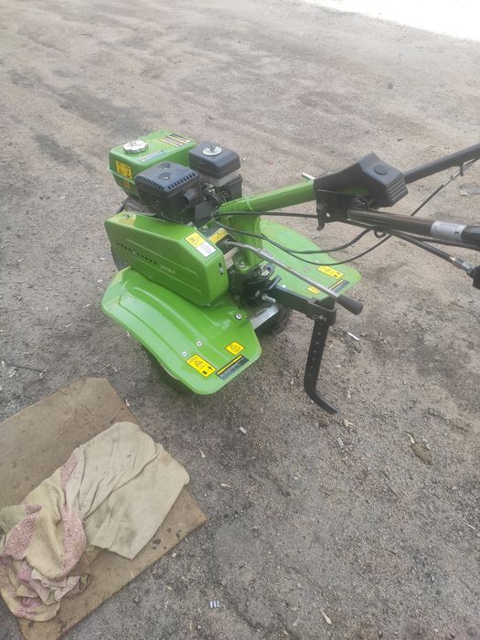 Продам мотоблок новый как купил то не разу не пользовался с навесным