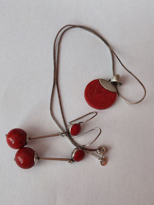 Srebrny komplet zawieszka kolczyki koral srebro