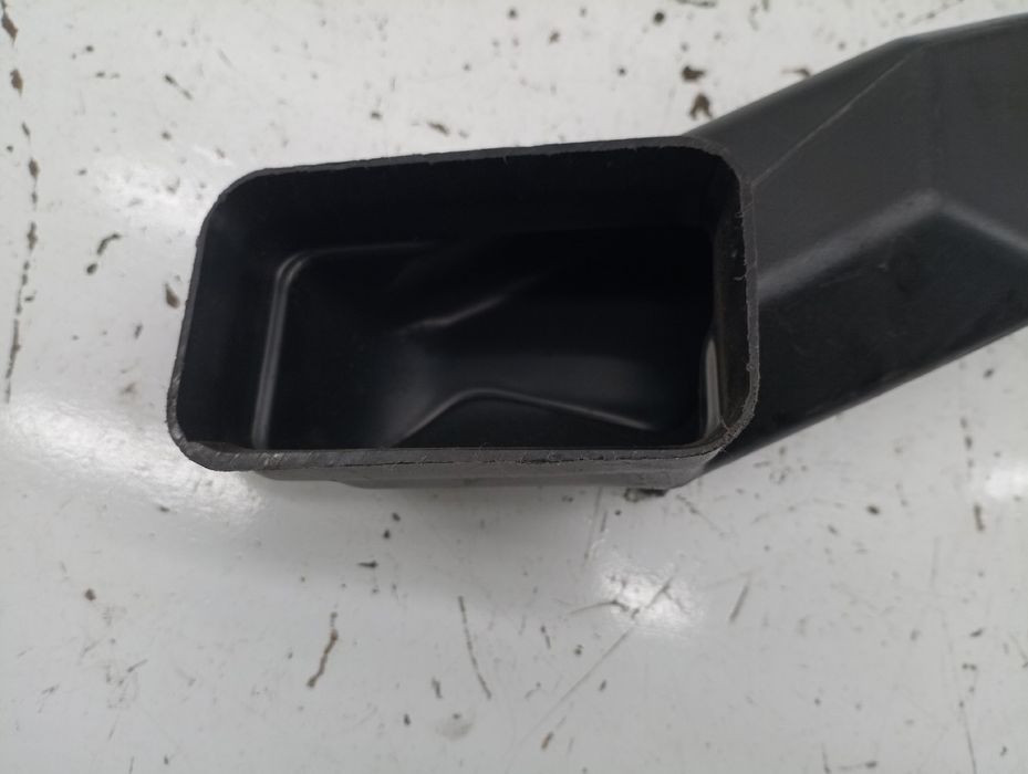 Guia de duto de ar - AUDI R8 (422, 423) | 07 - 15