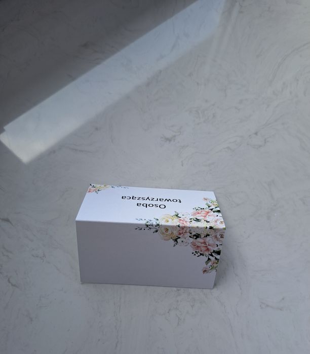 Winietki osoba towarzysząca