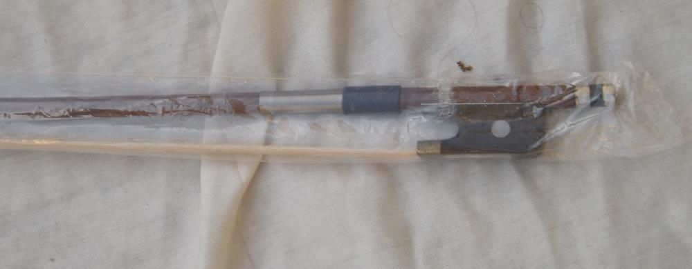 Arco de violoncelo novo