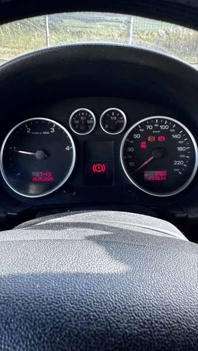 Audi A2 2001 - troco por carrinha comercial