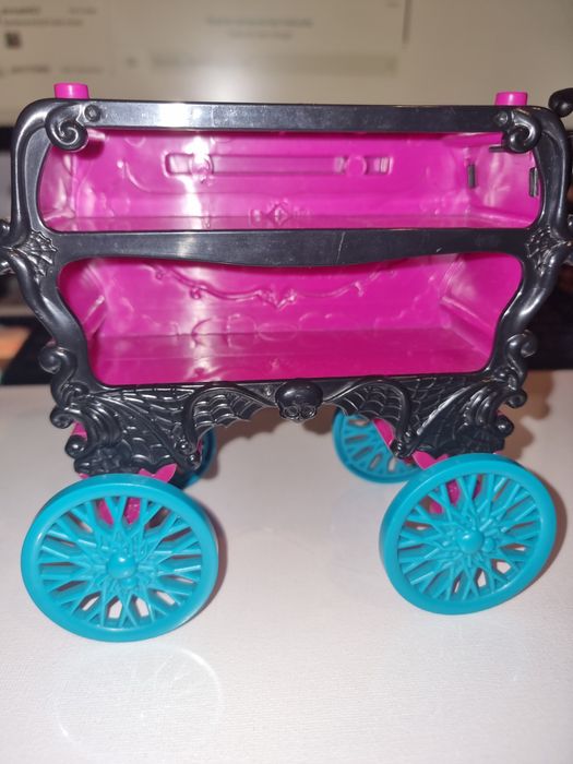 Carrinho monster high