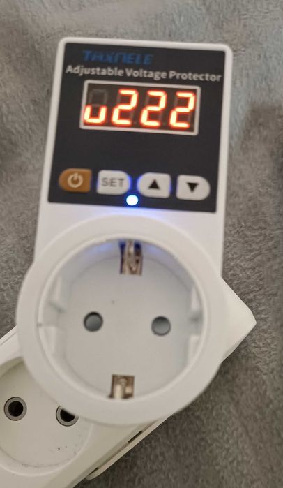 Стабилизатор напряжения 220 в с  экраном для холодильника реле отсекат