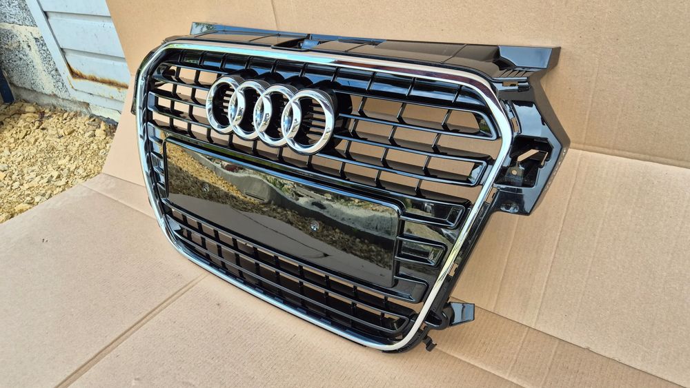 Atrapa Chłodnicy Grill Audi A1 8X0 10-14 OE 8X0853651 Black Połysk Oryg NEW