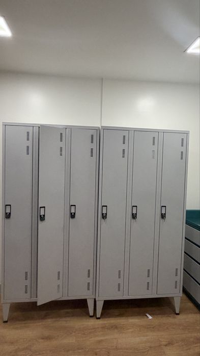 Cacifo três portas como novos