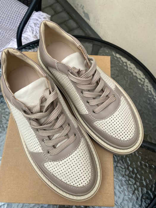 Кросівки жіночі шкіряні