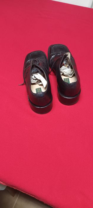 Sapatos de homem nr42