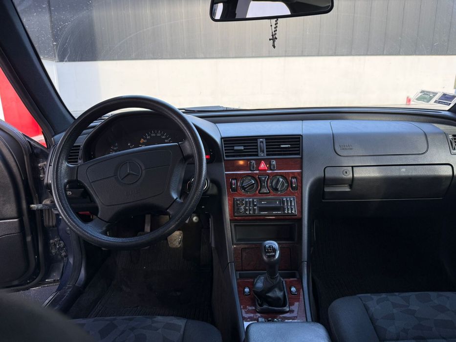 Mercedes Benz C220