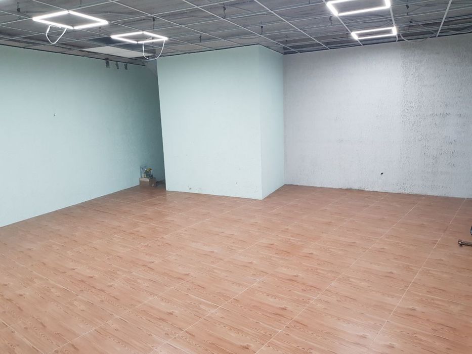 Оренда комерційного приміщення в центрі базару