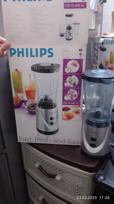 Блендер з чашами Phillips