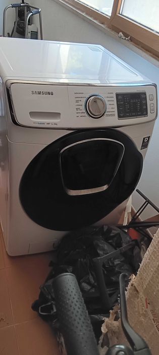 Máquina Lavar Roupa Samsung 16 kgs AddWash a reparar