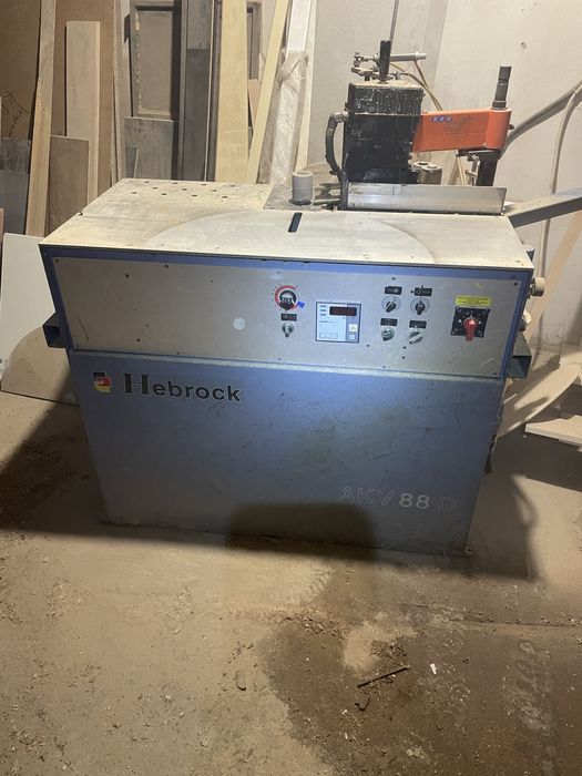 Станок кромкооблицовочный криволенейный