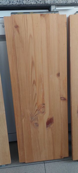 Prateleiras de madeira