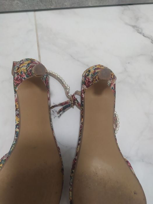 Женская обувь нарядные туфли и босоножки