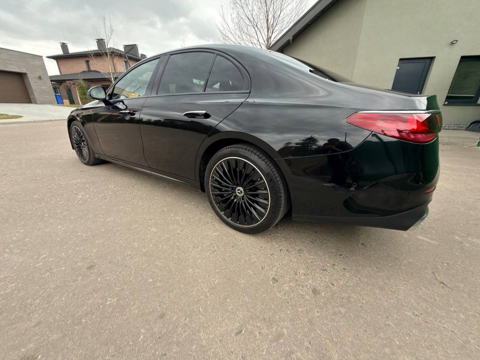 Mercedes-Benz E-Class 2024