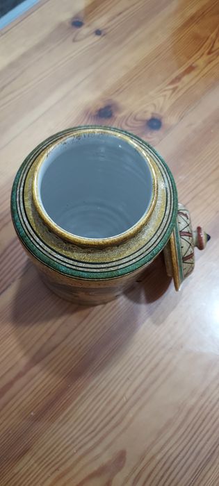 Pote de cerâmica artesanal, pintado à mão. 
Cerâmica Italiana, a antig