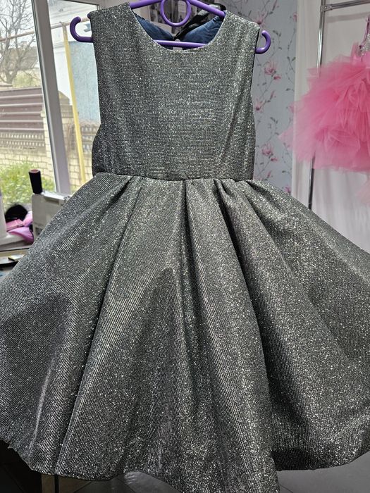 Плать на девочку 6-7 лет пышное блестящее платье на выпускной в садик