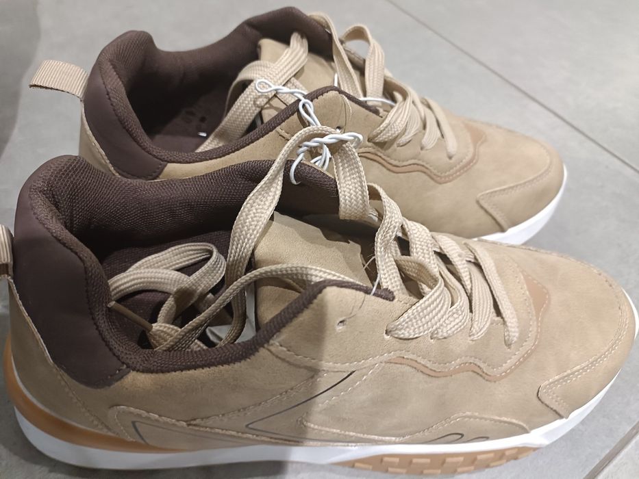 Кросівки чоловічі шкіряні 42,43 розмір