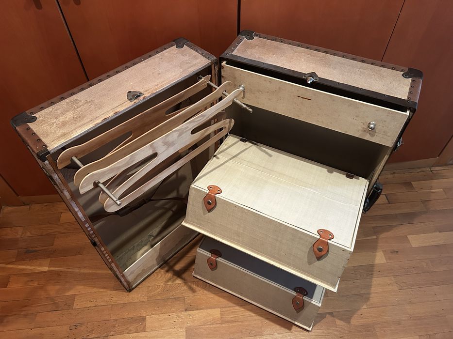 Antigo bau de viagem