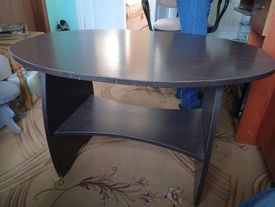 Журнальний столик