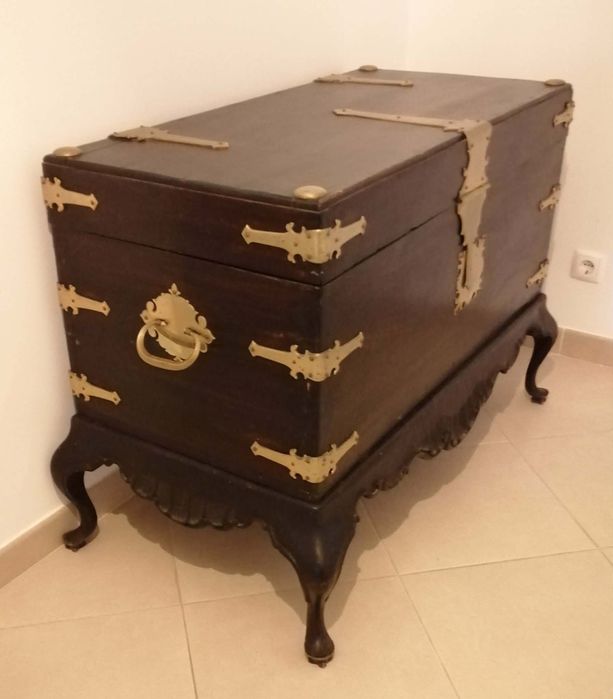 Arca muito antiga em canfora