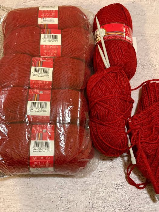 Пряжа 7 мотків по 100 грн за моток, 650 за всі