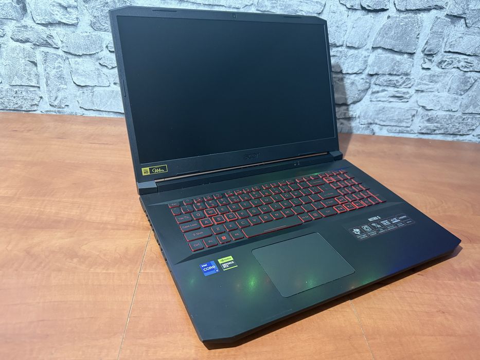 Acer Nitro 5 (i7 )144 hz(rtx 3050 )