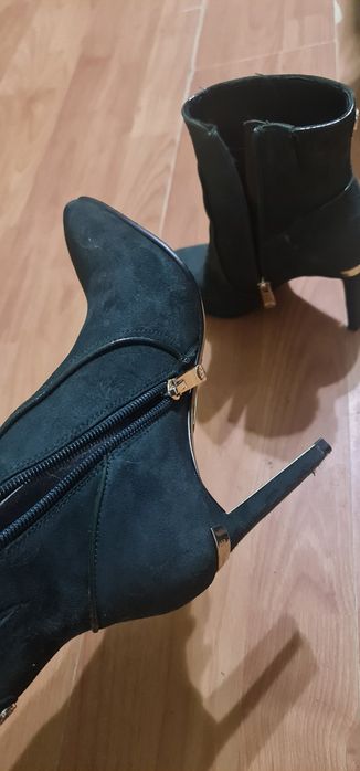 Продам шикарні ботильони