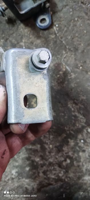 Zawiasy drzwi maski Ford Mondeo MK3