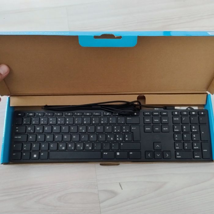 Klawiatura HP 320K Przewodowa Czarna PL QWERTY