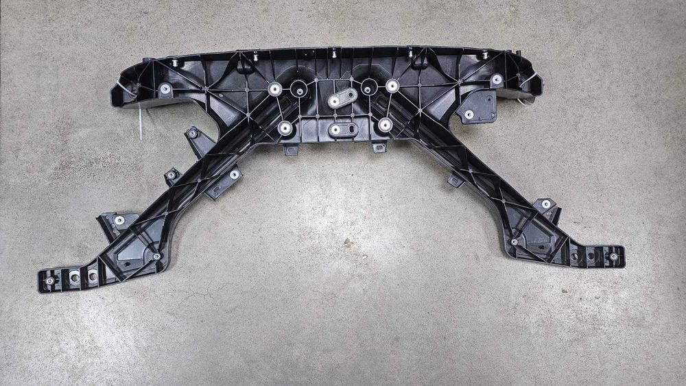 Панель передняя телевизор  Tesla Model Y Тесла Модель Уай