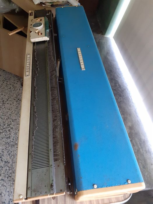 Maquina de tricô BROTHER KH-588