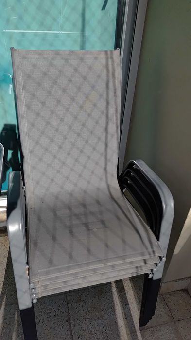 Mesa de exterior com cadeiras