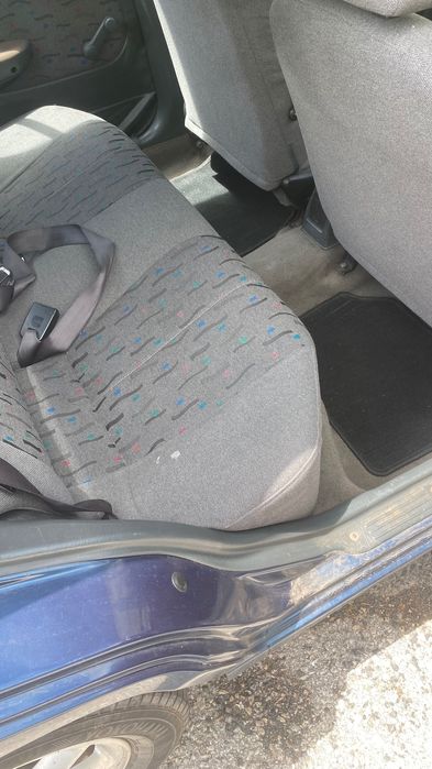 Carro Hyundai accent 5 portas