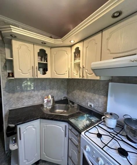 Продам 2 ком квартиру на Марсельской