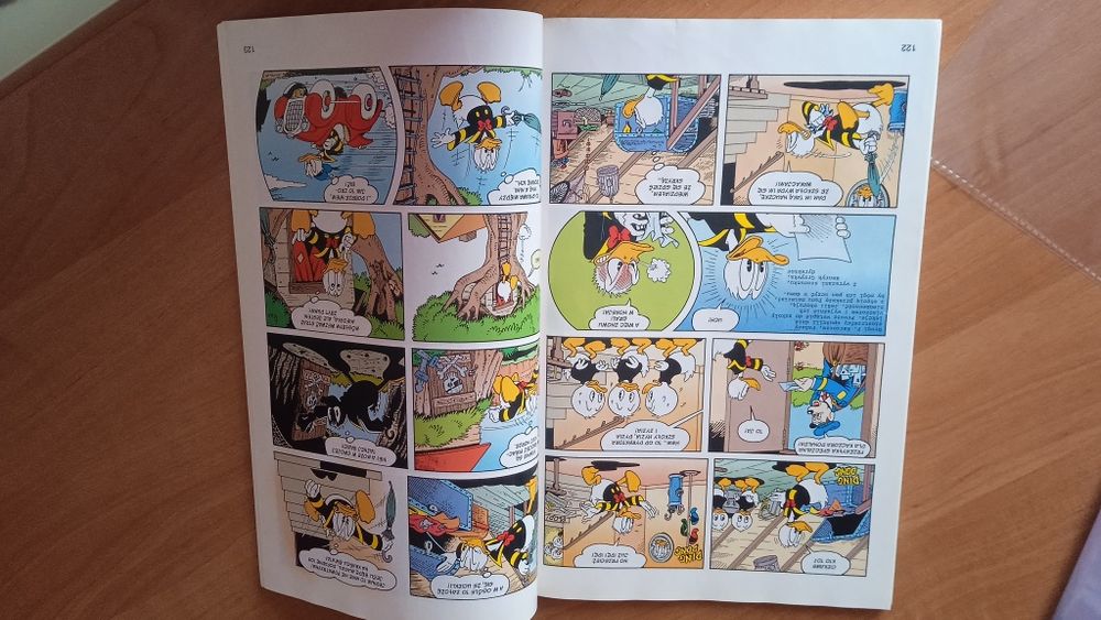 Kaczor Donald: KOMIKSY Z KACZOGRODU TOM 3. Stan bardzo dobry.