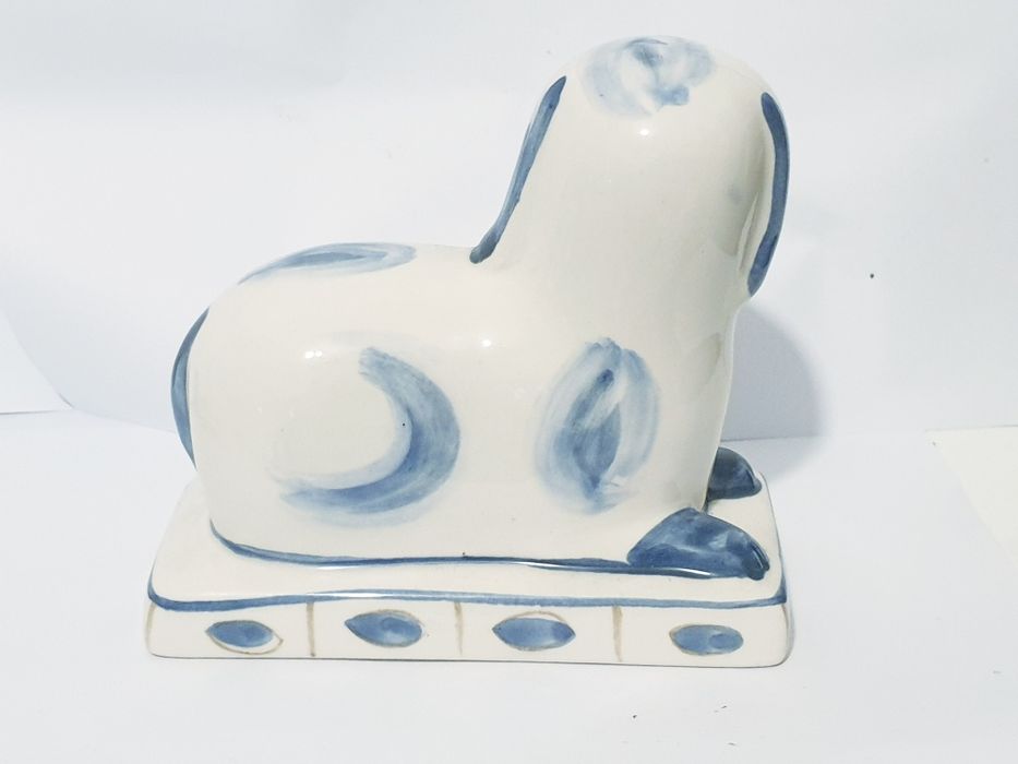 Par de lindos cães em cerâmica portuguesa assinados