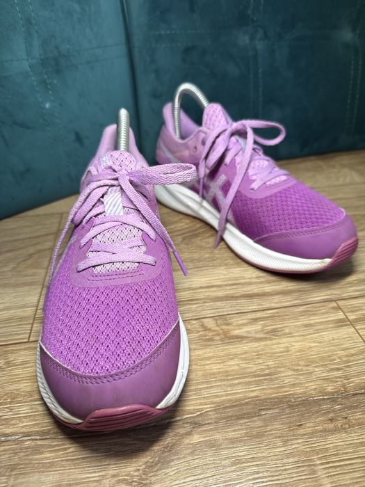 Кросівки ASICS  jolt