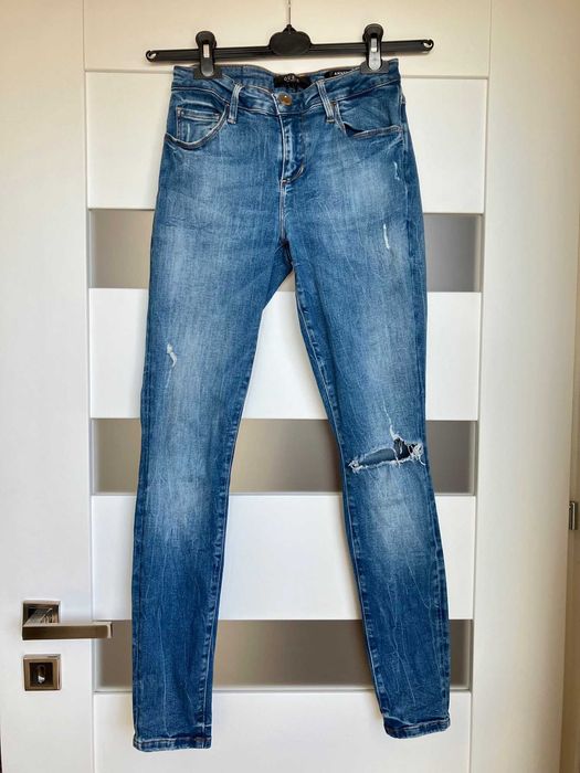 Jeansy spodnie damskie Guess skinny rurki